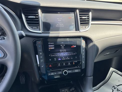 Used 2023 INFINITI QX50 Luxe FWD image 17