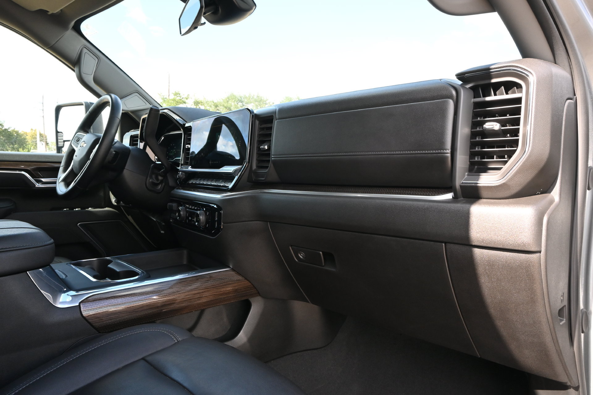 Used 2025 Chevrolet Silverado 3500 LT AWD/4WD image 24