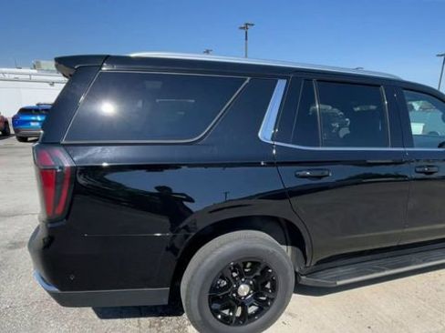 Used 2025 Chevrolet Tahoe LT AWD/4WD image 2
