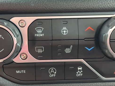 Used 2025 Jeep Wrangler Unlimited Sport AWD/4WD image 20