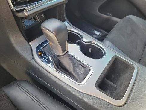 Used 2020 Jeep Grand Cherokee Laredo w/ Laredo X Package image 32