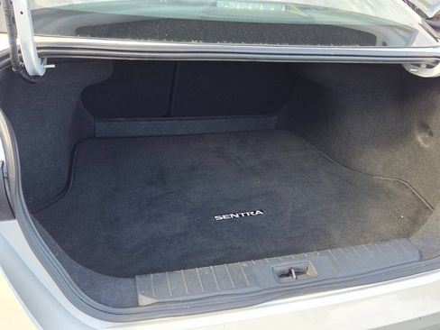 Used 2024 Nissan Sentra SV FWD image 13