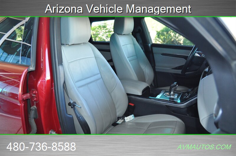 Used 2020 Land Rover Range Rover Evoque SE AWD/4WD image 23