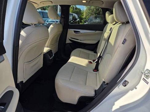 Used 2021 INFINITI QX50 Essential FWD image 13