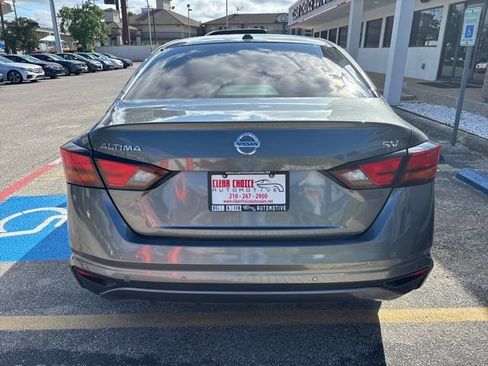 Used 2021 Nissan Altima 2.5 SV FWD image 4