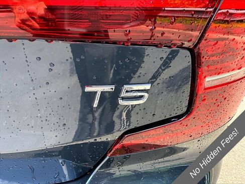 Used 2019 Volvo S60 T5 Momentum w/ Premium Package FWD image 8
