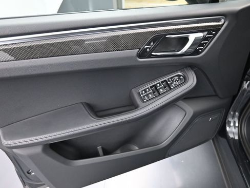 Certified 2024 Porsche Macan Turbo image 22