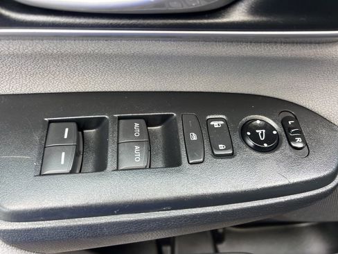 Used 2017 Honda CR-V EX image 23