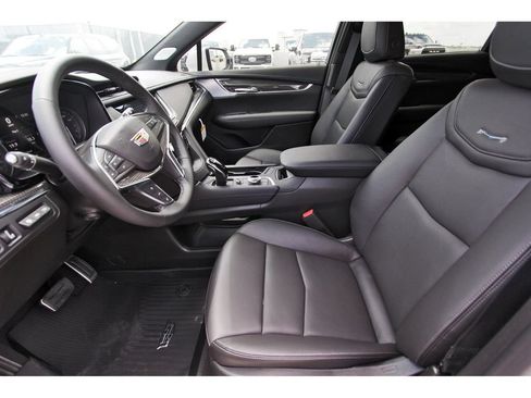 New 2026 Cadillac XT5 Sportv w/ LPO, Onyx Lite Package AWD/4WD image 6