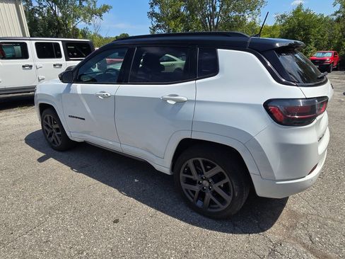 Used 2024 Jeep Compass Limited w/ High Altitude Package AWD/4WD image 4