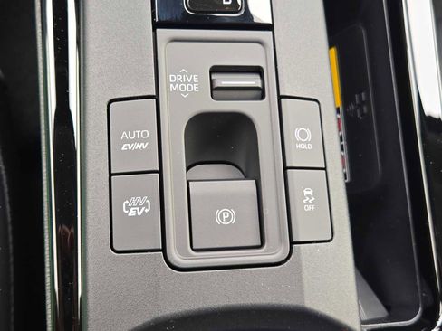 New 2026 Toyota Prius Plug-In Hybrid image 25