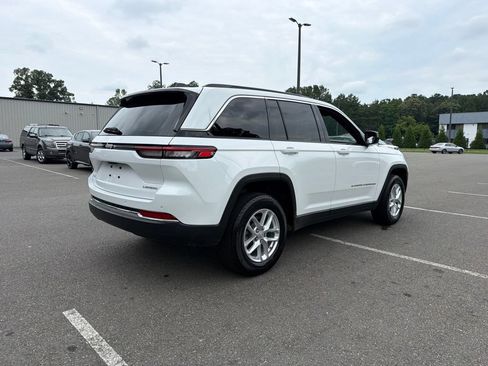 Used 2025 Jeep Grand Cherokee Laredo X w/ Luxury Tech Group I AWD/4WD image 5