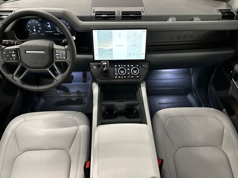 New 2026 Land Rover Defender 110 X-Dynamic SE image 25