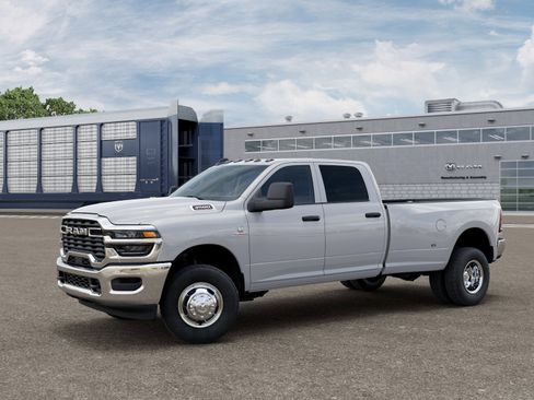 New 2026 RAM 3500 Tradesman AWD/4WD image 31
