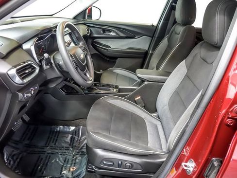 Used 2023 Chevrolet TrailBlazer LT w/ Convenience Package image 12