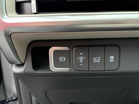 Used 2025 Hyundai Santa Fe SEL image 11