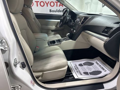 Used 2010 Subaru Outback 2.5i Premium image 13