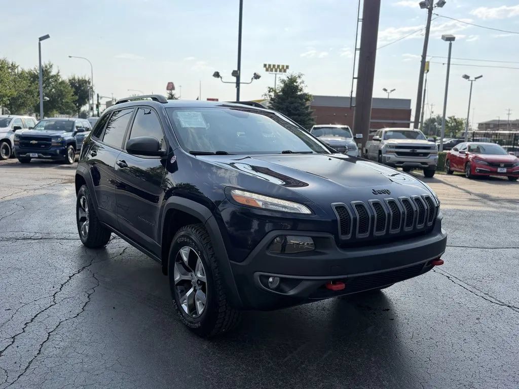 Used 2015 Jeep Cherokee Trailhawk w/ Comfort/Convenience Group AWD/4WD image 3