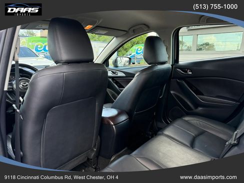 Used 2018 MAZDA MAZDA3 Touring FWD image 18
