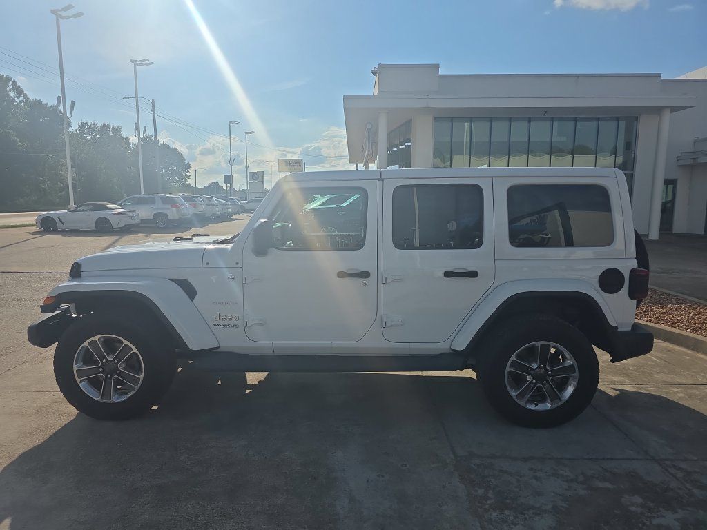 Used 2018 Jeep Wrangler Unlimited Sahara AWD/4WD image 2