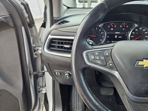 Used 2022 Chevrolet Equinox Premier image 24