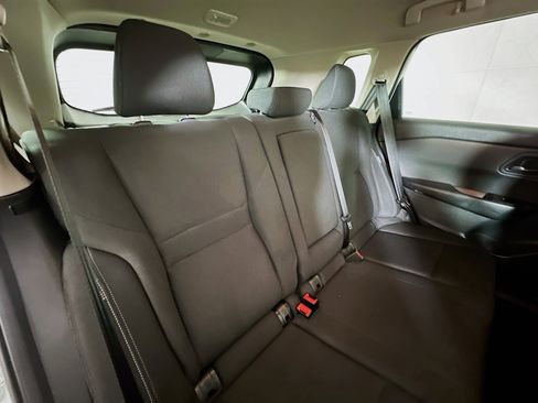 Used 2024 Nissan Rogue S image 24