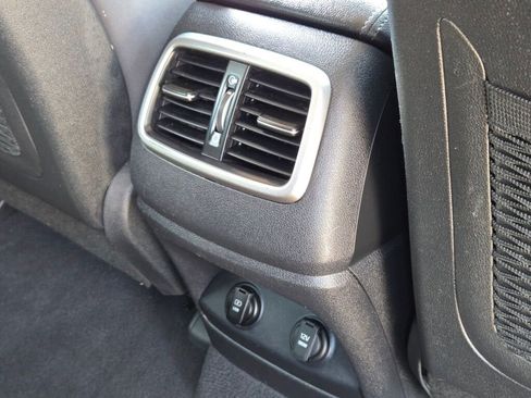 Used 2017 Kia Sorento LX w/ LX Convenience Package image 10