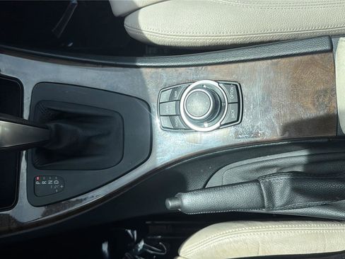 Used 2010 BMW 335i Sedan image 20