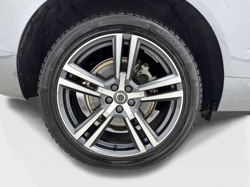 Used 2019 Volvo XC60 T6 Momentum w/ Advanced Package AWD/4WD image 47