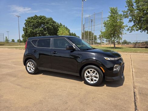 Used 2020 Kia Soul S FWD image 23