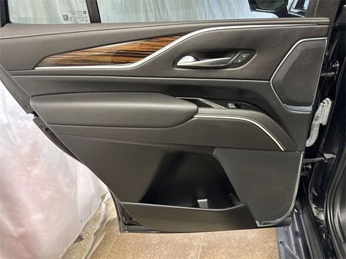 Used 2021 Cadillac Escalade Premium Luxury image 30