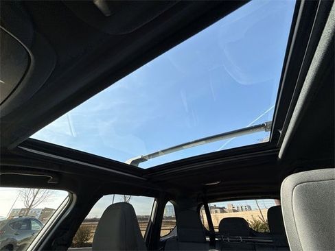 Used 2025 Subaru Forester Premium image 21