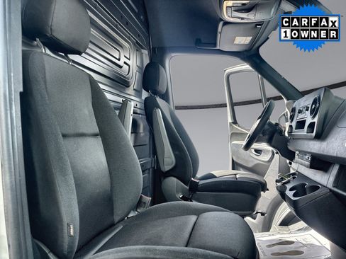 Used 2023 Mercedes-Benz Sprinter 3500 image 34