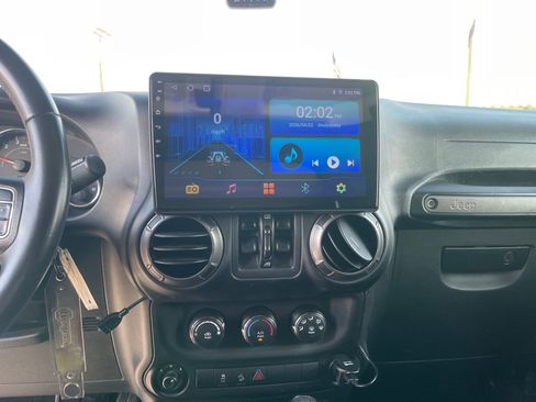 Used 2017 Jeep Wrangler Unlimited Sport w/ Quick Order Package 24S AWD/4WD image 16