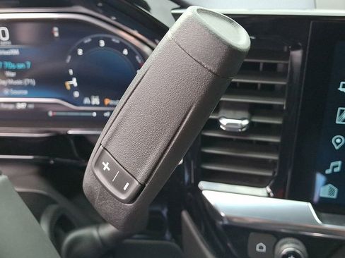 Used 2025 Chevrolet Silverado 2500 High Country w/ Technology Package image 14