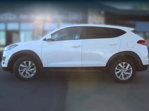 Used 2019 Hyundai Tucson SE image 2