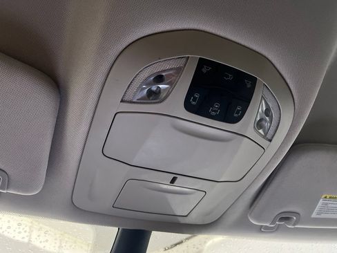 Used 2024 Chrysler Pacifica Touring-L FWD image 71