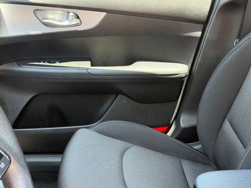 Used 2023 Kia Forte LXS FWD image 11