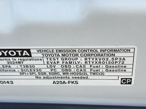Used 2024 Toyota Camry XLE w/ Cold Weather Package FWD image 36