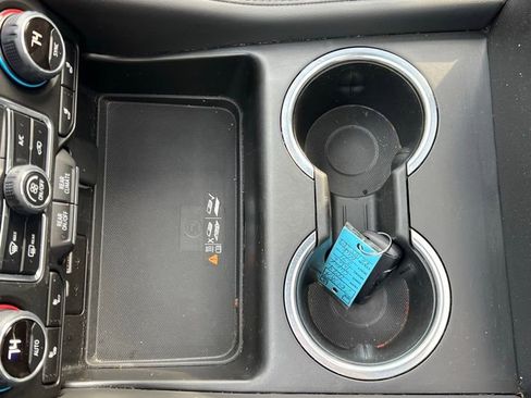 Used 2024 Chevrolet Tahoe Z71 w/ Luxury Package image 18