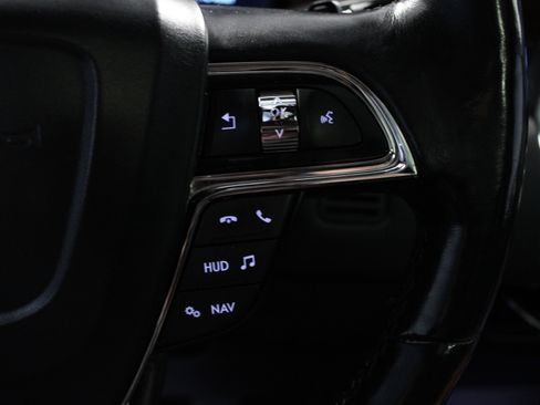 Used 2019 Lincoln Navigator L Select w/ Technology Package image 22