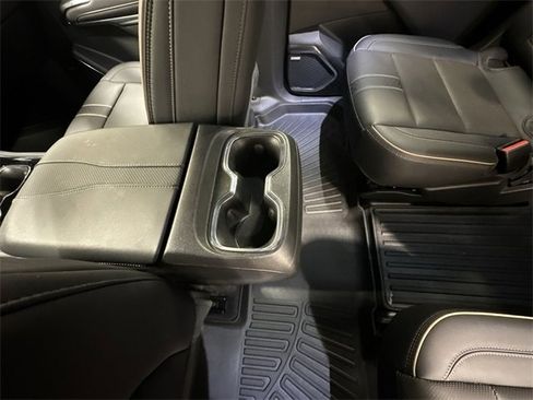 Used 2025 Chevrolet Traverse High Country image 21