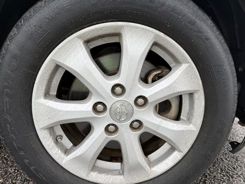 Used 2010 Toyota Camry LE image 16