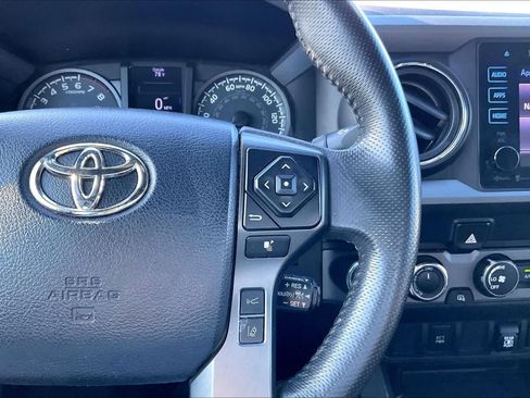 Used 2019 Toyota Tacoma TRD Sport AWD/4WD image 25