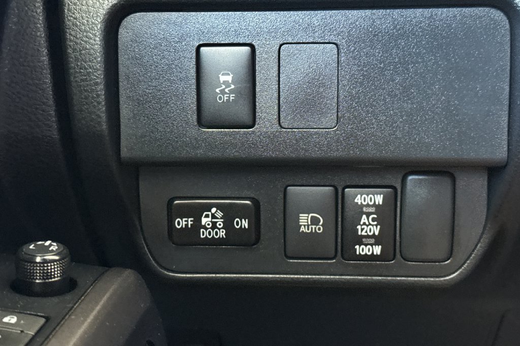 Used 2022 Toyota Tacoma TRD Off-Road AWD/4WD image 29