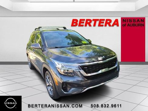 Used 2022 Kia Seltos EX AWD/4WD image 4