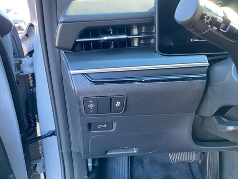 Used 2025 Toyota Tacoma TRD Off-Road image 15