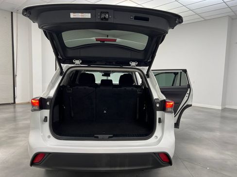 Used 2023 Toyota Highlander LE image 27