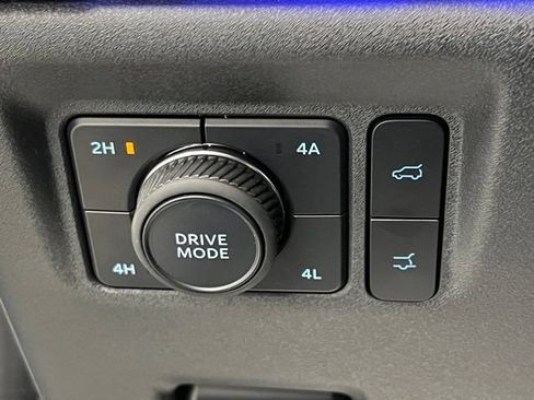 Used 2025 Ford Expedition Platinum AWD/4WD image 30