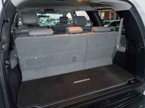 Used 2010 Toyota Sequoia Limited image 38